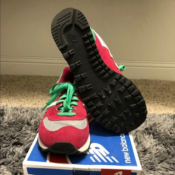 NEW! Women’s New Balance Classic Retro Sneakers 9.5 no box - Picture 4 of 6